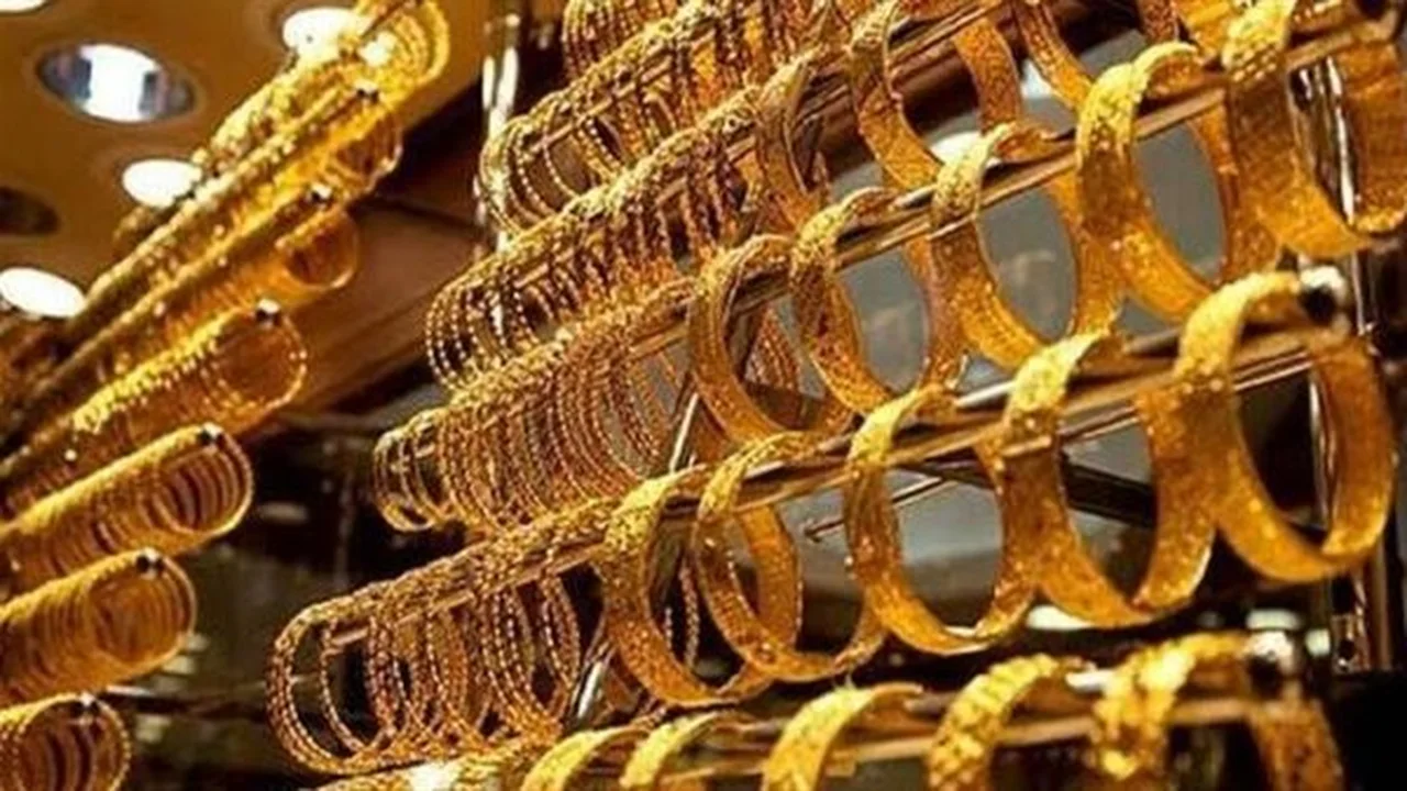 تطورات مفاجئة في سعر الذهب خلال تعاملات يوم الإثنين 2-3-2026 وسط قفزة جديدة بالأسواق